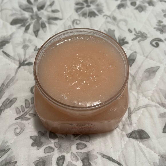 Tree Hut Pink Champagne Shea Sugar Body Scrub - Picture 8 of 10